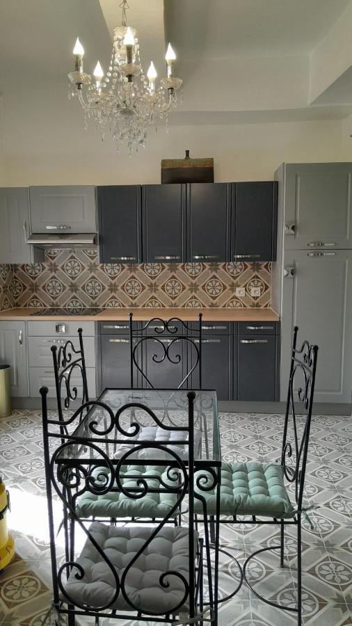Appartement Authentique Au Bord Du Fleuve Herault Agde Exterior foto